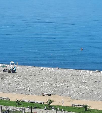 Apartment Desi With Sea View On The Beach In Batumi Exteriér fotografie