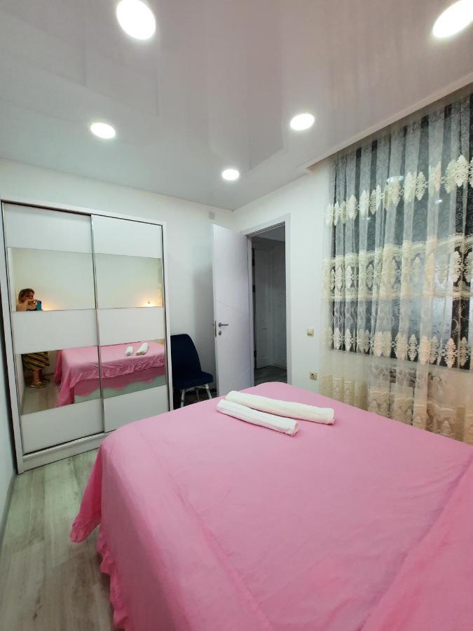 Apartment Desi With Sea View On The Beach In Batumi Exteriér fotografie