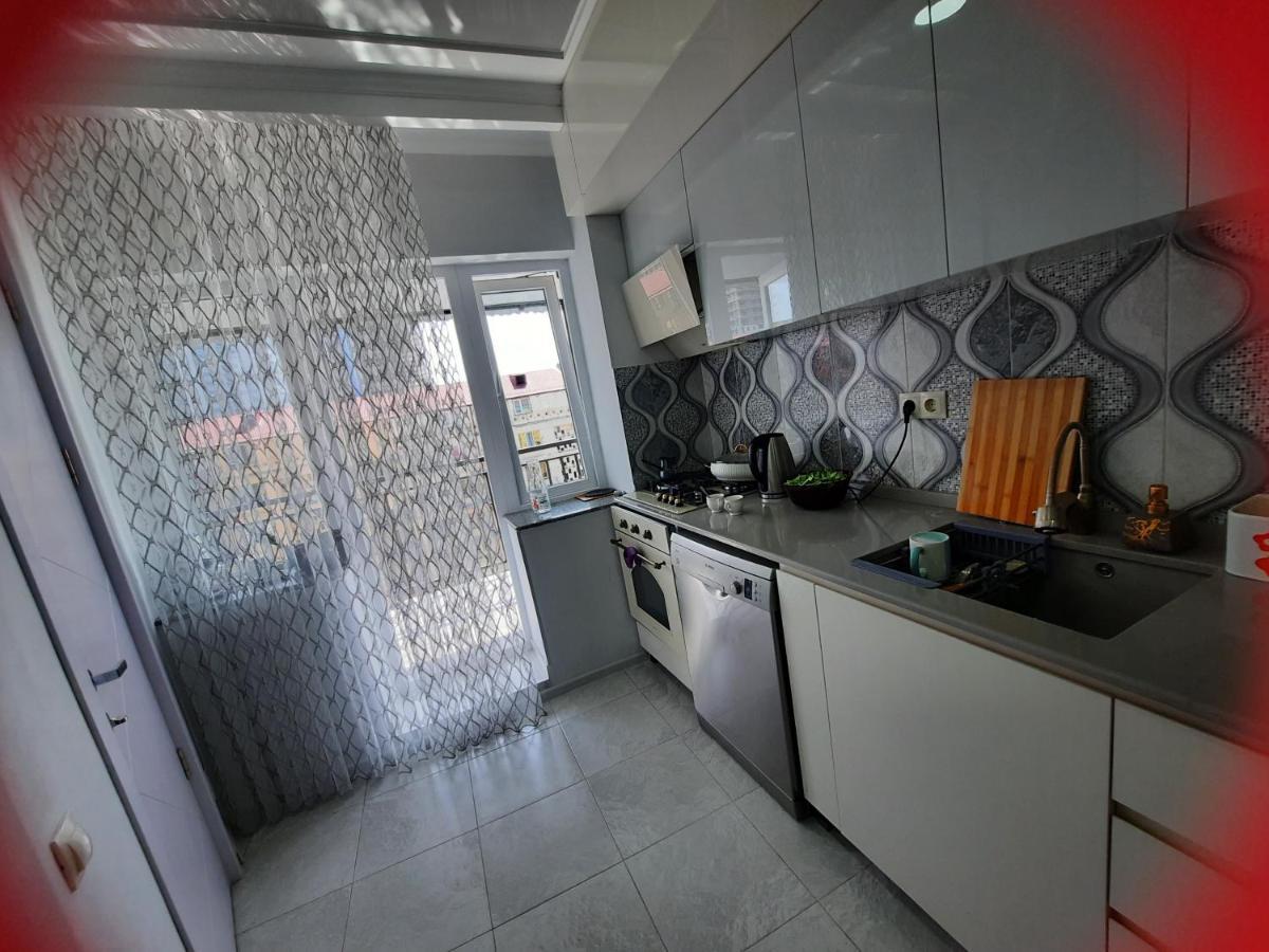 Apartment Desi With Sea View On The Beach In Batumi Exteriér fotografie