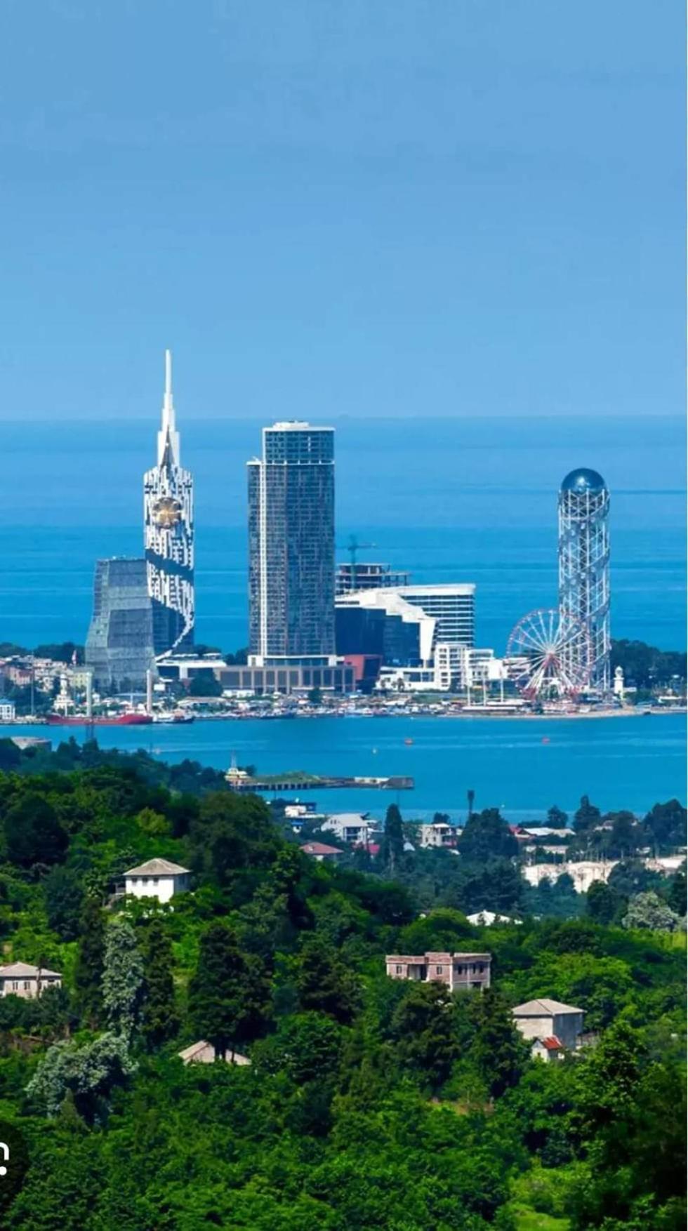 Apartment Desi With Sea View On The Beach In Batumi Exteriér fotografie